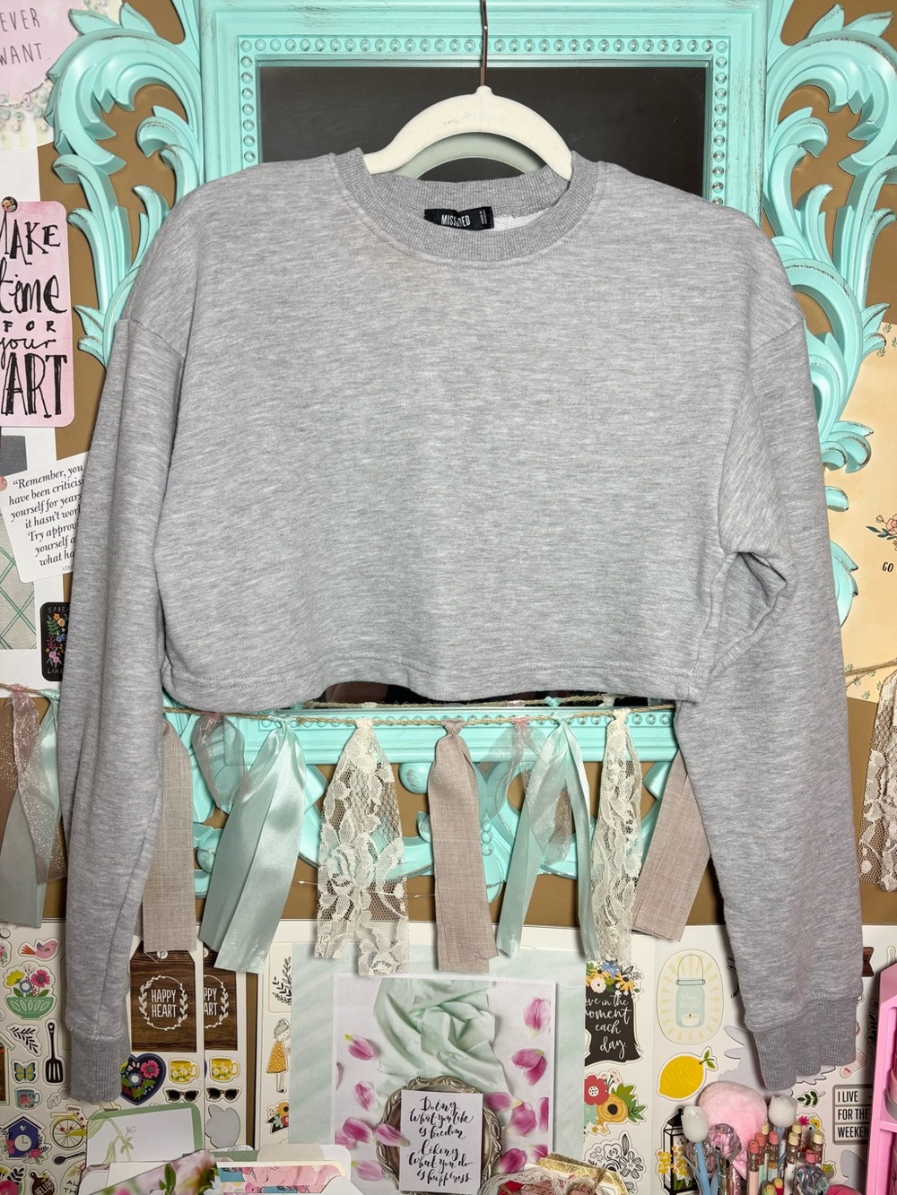 Missguided Light Gray Cropped Pullover Sweatshirt Women’s US Size 0 Long Sleeve